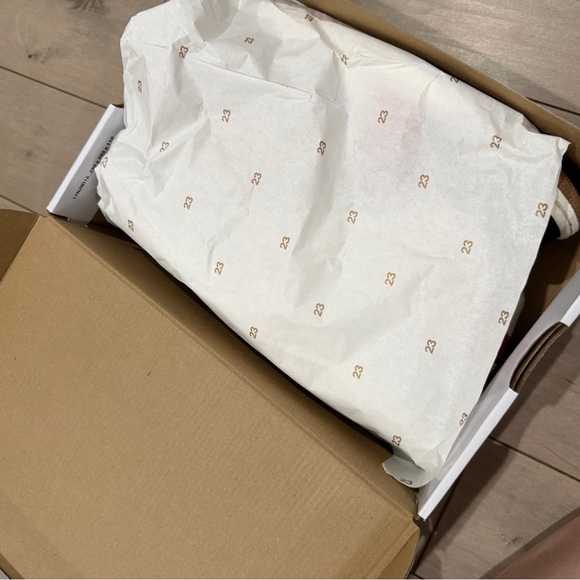 NWT: brand new in box Nike Jordan 1 Mid Let (Her) Man in Sail, Chili Red & Black - Picture 12 of 15